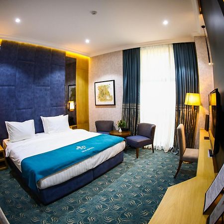 Iris Hotel Baku - Halal Hotel Buitenkant foto