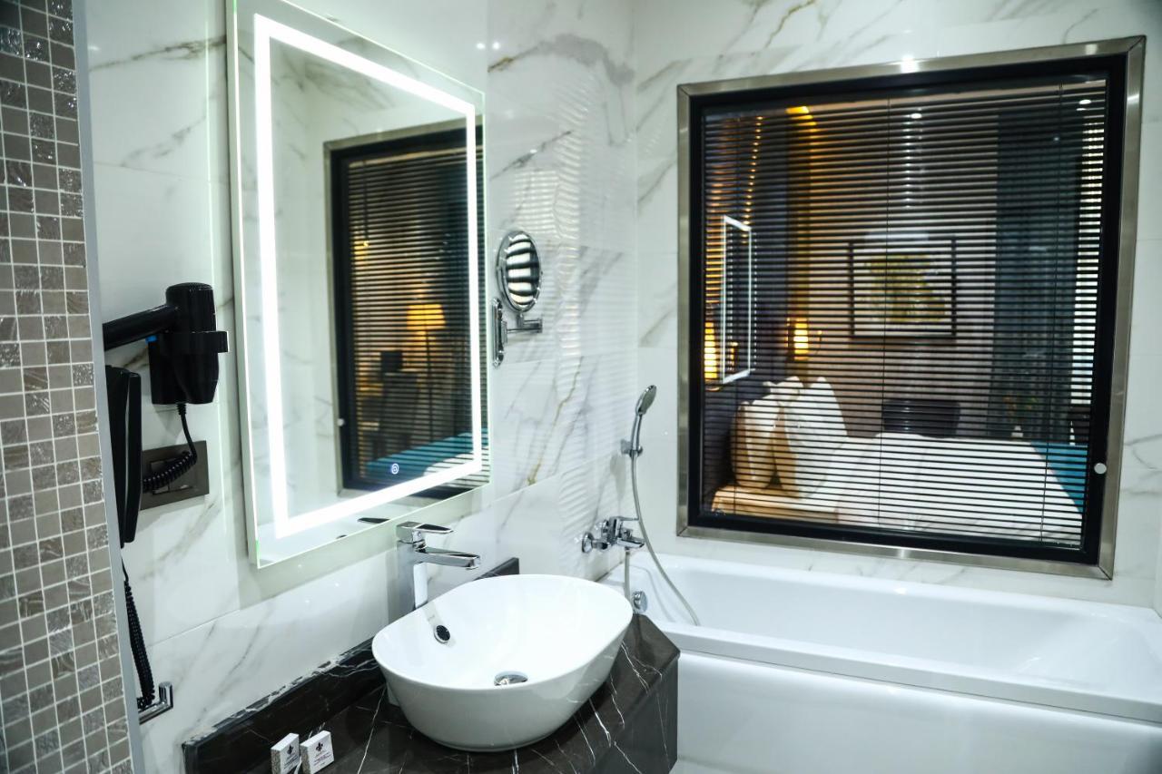 Iris Hotel Baku - Halal Hotel Buitenkant foto