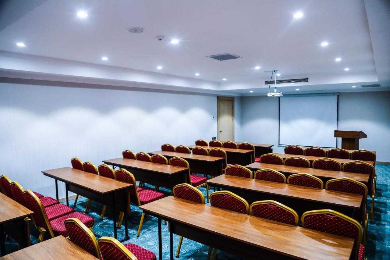 Iris Hotel Baku - Halal Hotel Buitenkant foto