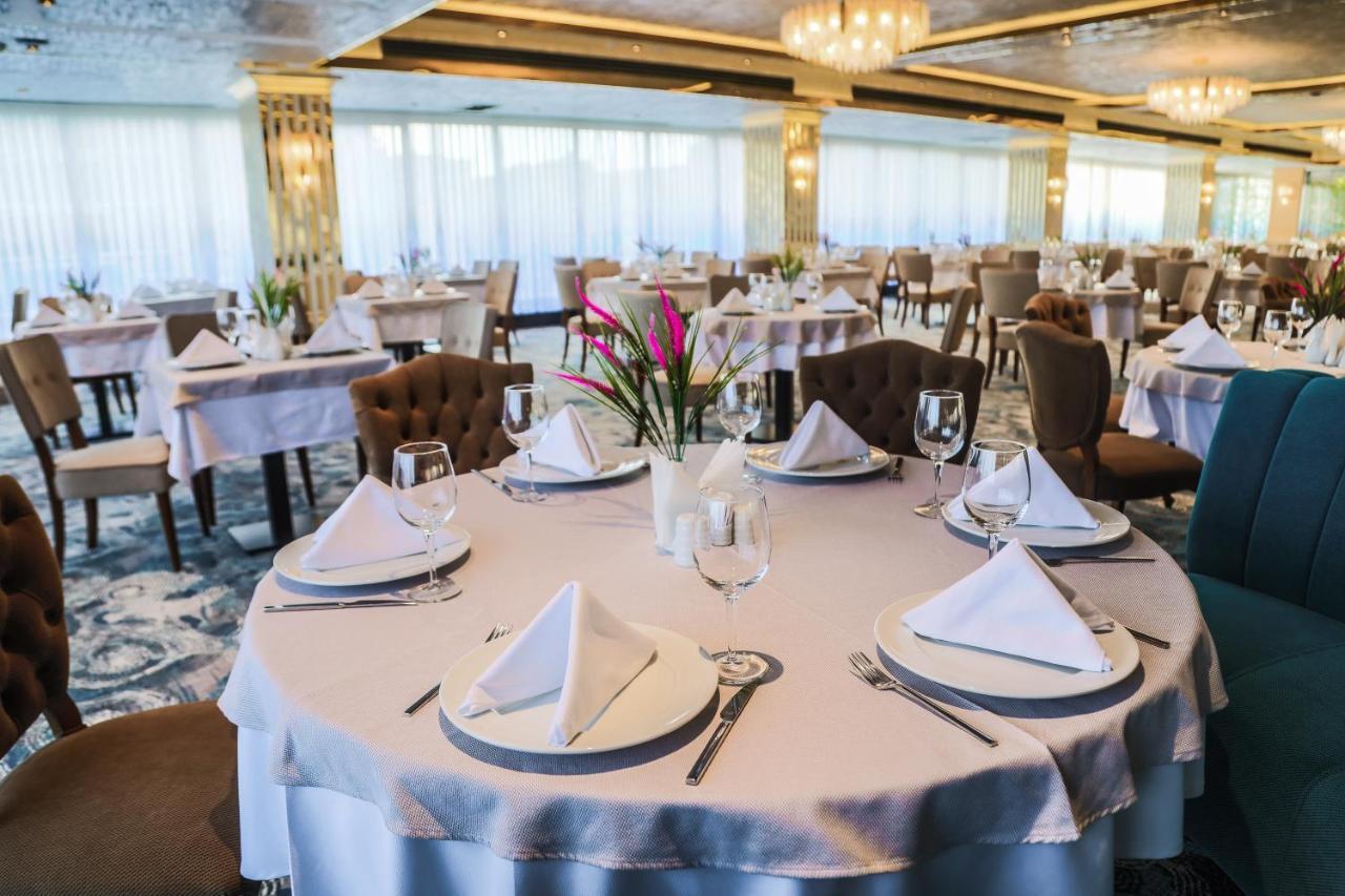 Iris Hotel Baku - Halal Hotel Buitenkant foto